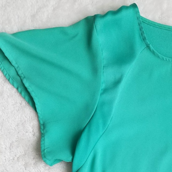 The Limited Mixed Media Flowy Top, Size M LIKE NEW - Picture 3 of 6